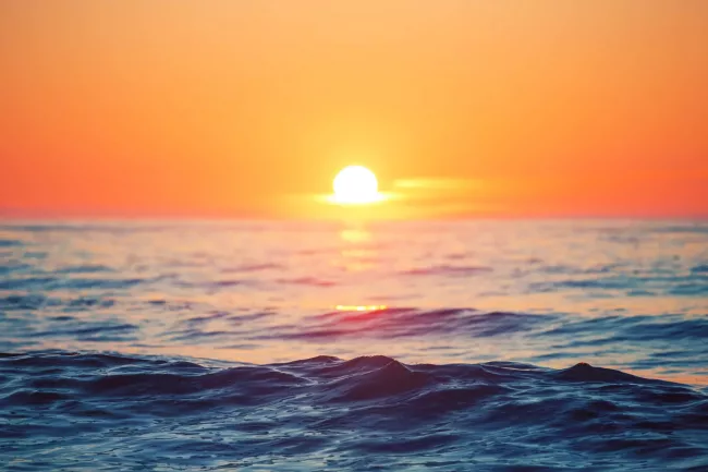 SummerHolidaysLargeTechnologyProjectsAncientGreekPhilosophy_01 sunset over the sea